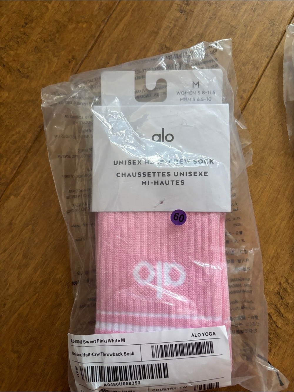 ALO Yoga Sweet Pink Half-Crew Sock with White Logo Unisex Sz Medium. NWT